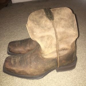Men’s Ariat cowboy boots